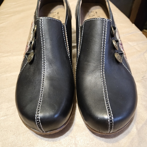 L'Artiste by Spring Step Agacia Black Slip-On Shoe women's 8.5, sunburst design - Picture 6 of 10